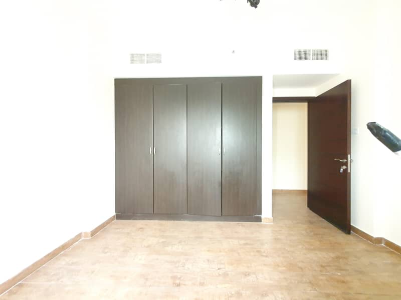 Lowest 2bhk-With Three Washroom◇Wooden Floor◇Close Sharjah Co-Op Society◇Coverd Parking