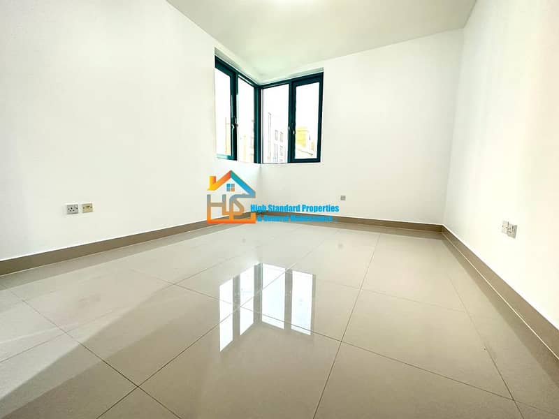 Alluring 2bhk With Spacious Saloon And Kitchen