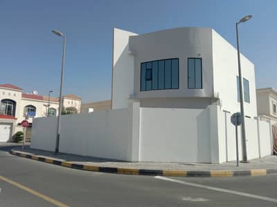 6 Bedroom Villa for Sale in Halwan Suburb, Sharjah - For sale a modern villa on 3 central air-conditioned streets in the Helwan area of ​​Sharjah