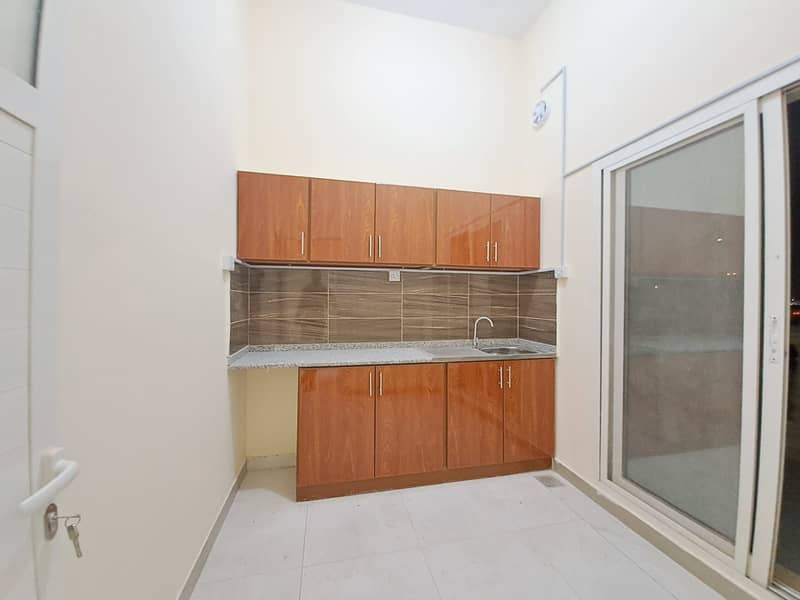 Квартира в Аль Шавамех, 25000 AED - 6594540