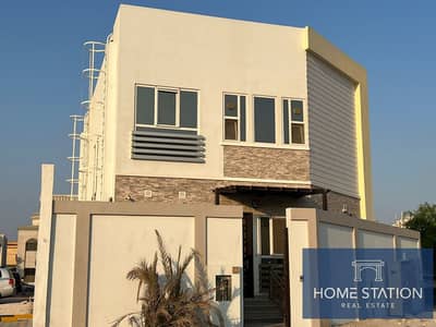 3 Bedroom Villa for Rent in Al Satwa, Dubai - Road View | Wide View | Bright Spacious