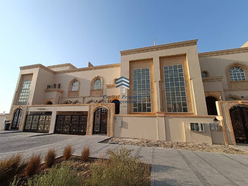 5 Master Bedrooms Private Entrance Semi-Detached Villa