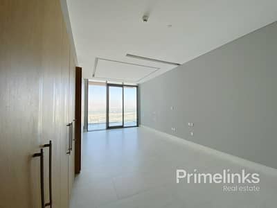 Studio for Rent in Business Bay, Dubai - Spacious Studio Unfurnished With Balcony