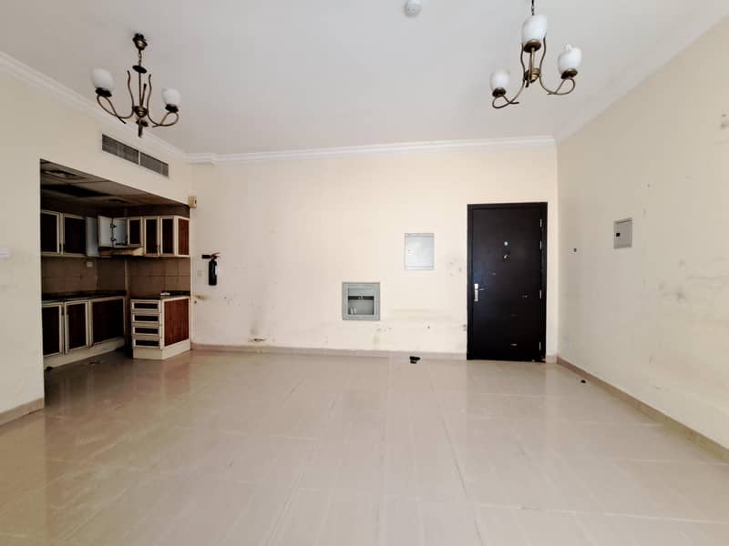 Well Designed Spacious Studio apartment with 1 month free Seprate Kitchen In Muwaileh Sharjah