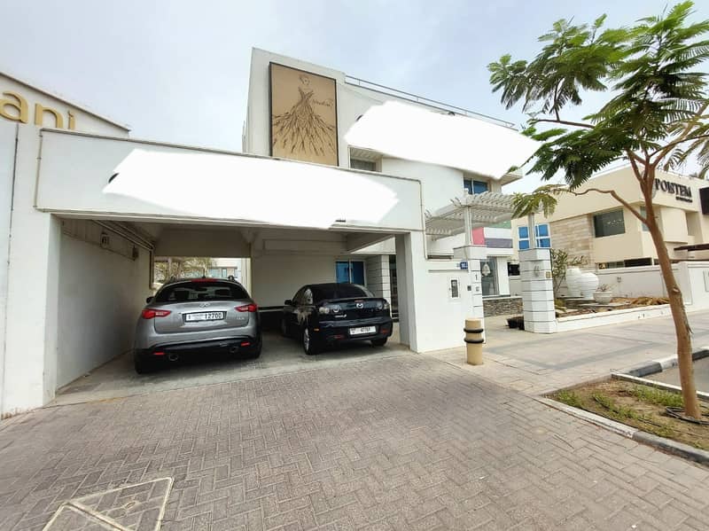 Ideal Location | Commercial Villa | Upgreated