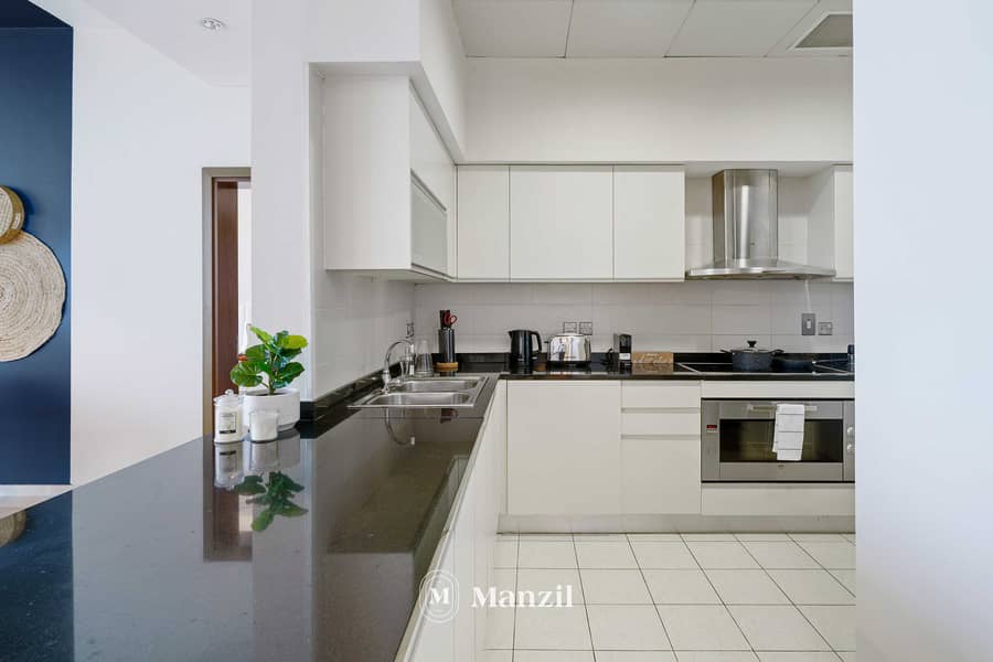 17 Kitchen Area