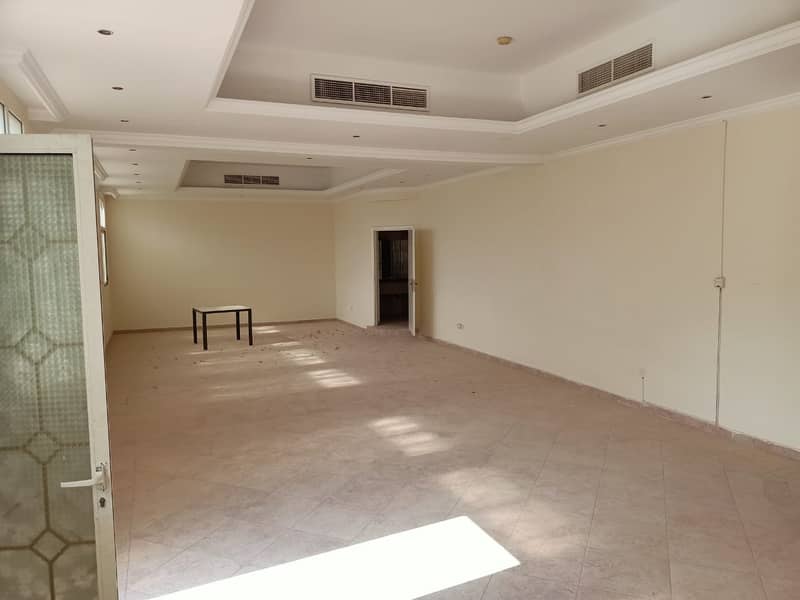 7 bedroom Villa available for Rent
