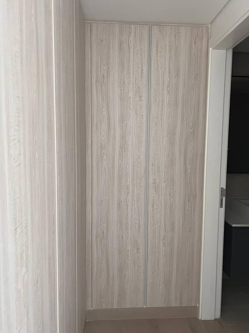 7 Build in wardrobes