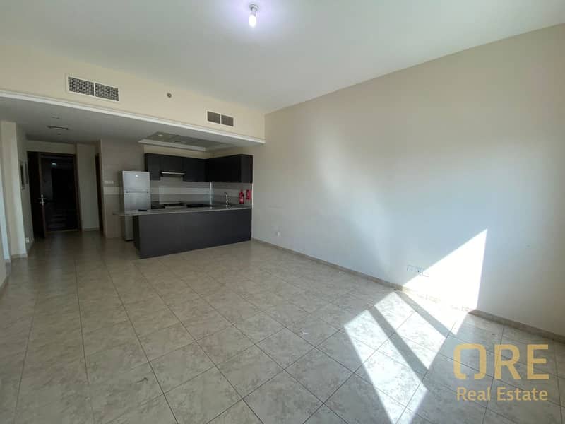 Vacant 10th December |High Floor| Well Maintained