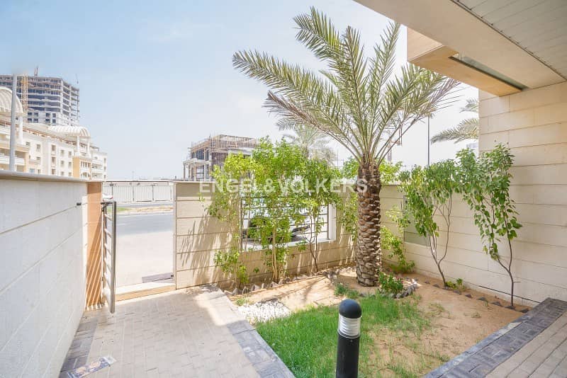 Spacious | Unfurnished | Private garden.
