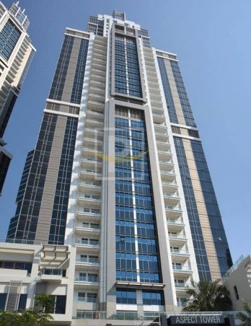 FULLY FITTED/ SEMI FURNISHED OFFICE IN BUSINESS BAY/ WALKING TO METRO/ HIGH FLOOR