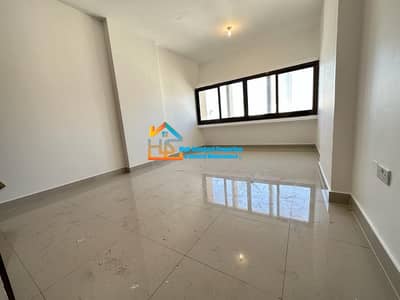 شقة 2 غرفة نوم للايجار في شارع حمدان، أبوظبي - شقة في شارع حمدان 2 غرف 55000 درهم - 6600406