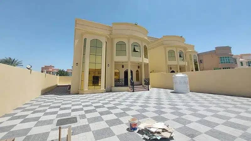 For sale, the best villas in Ajman, 5000 feet, large building area, very elegant finishing, suitable for bank financing, freehold for all nationalitie