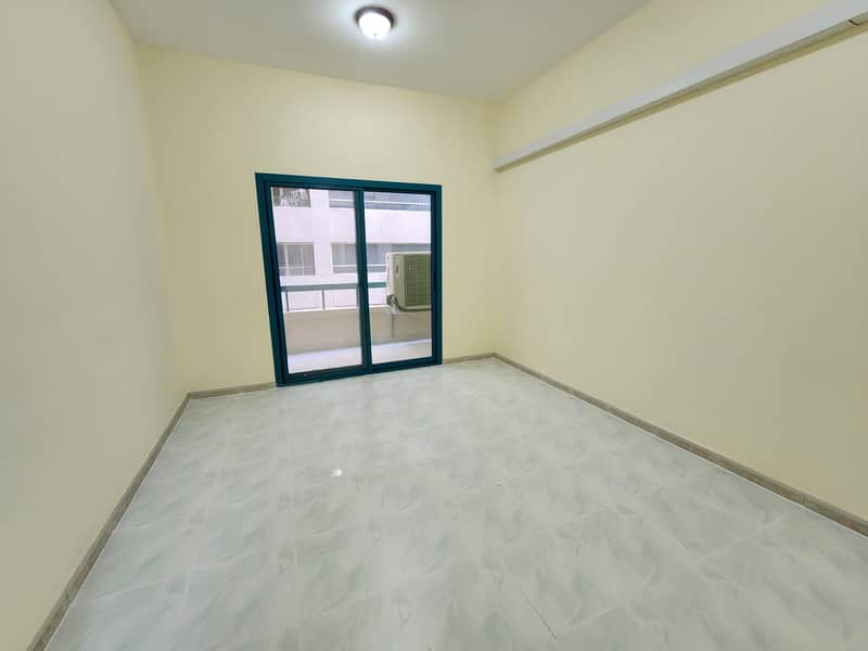 40 Days Free 6 Cheques Super 1bhk apartment with Balcony.