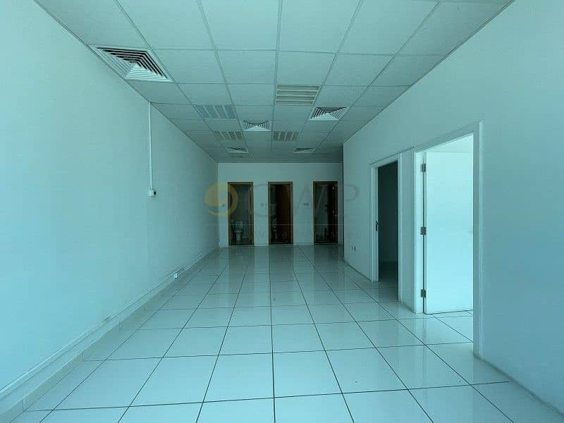 Fitted Office with partitions in Business Bay . . . .