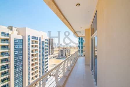 2 Bedroom Apartment for Sale in Dubai Sports City, Dubai - Golf Course View | Biggest Layout Apt | High Floor