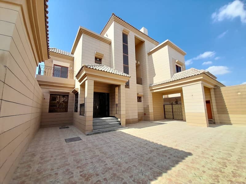 Excellent 5 Bedroom Villa wd Maid and Driver room in MBZ