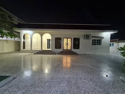 For rent a one-storey villa, a huge area, in Mushairif, close to the mosque