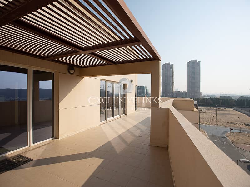 Large Terrace | Top Floor | Resort Style Living