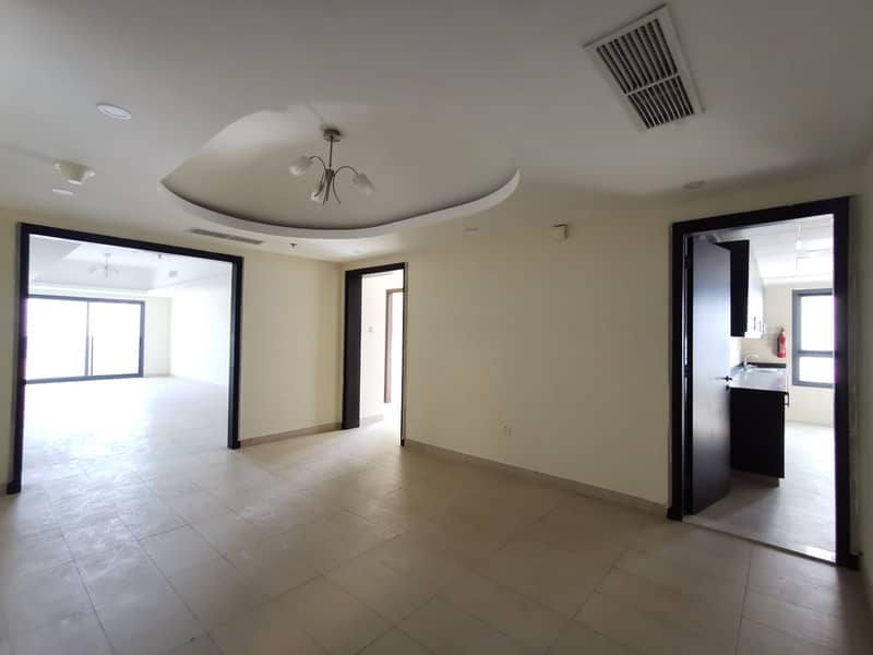 Квартира в Аль Касба, 3 cпальни, 69990 AED - 6607911