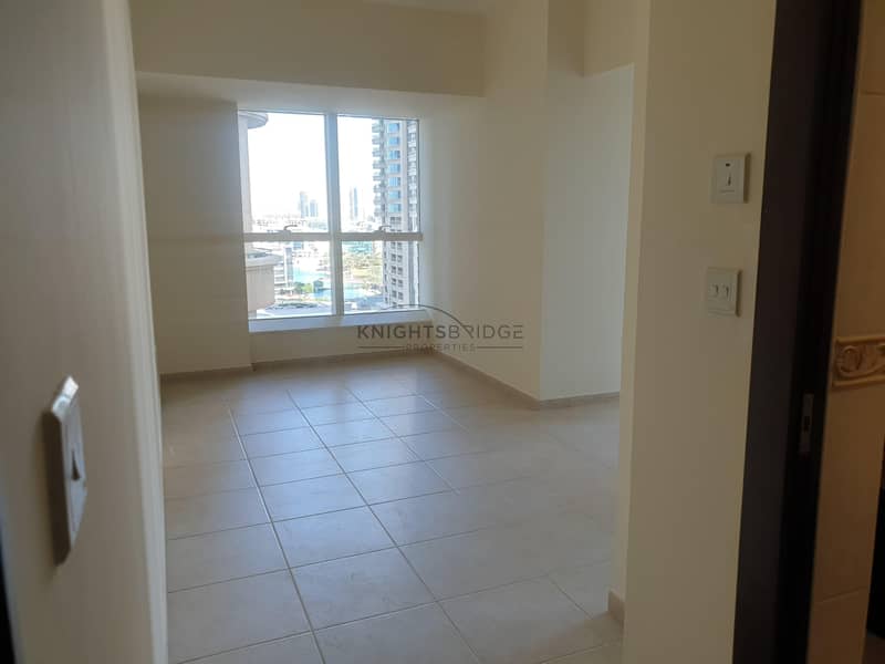 Specious 2 bed room |High Floor | Vacant