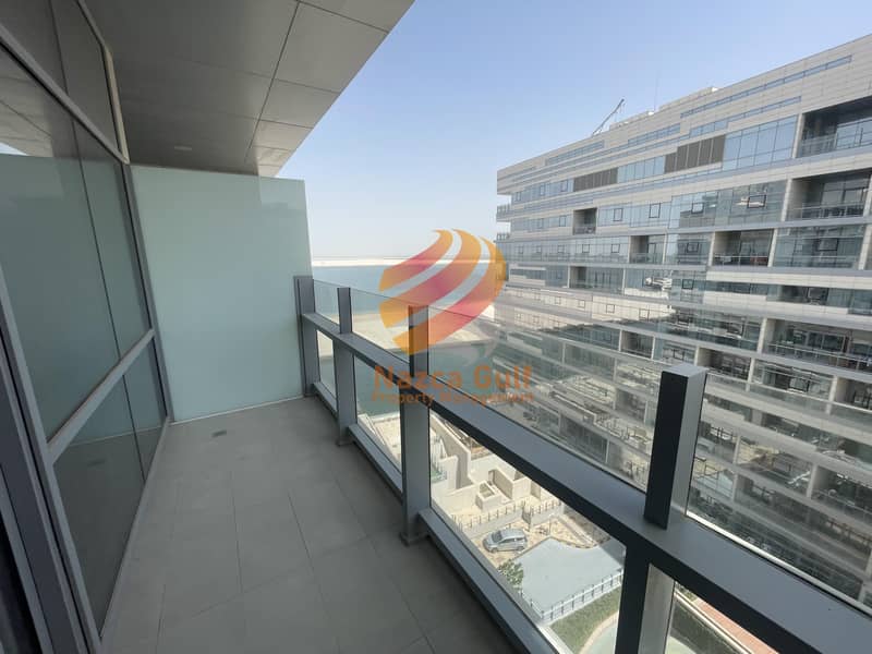Beautiful 2BR with Balcony Sea View