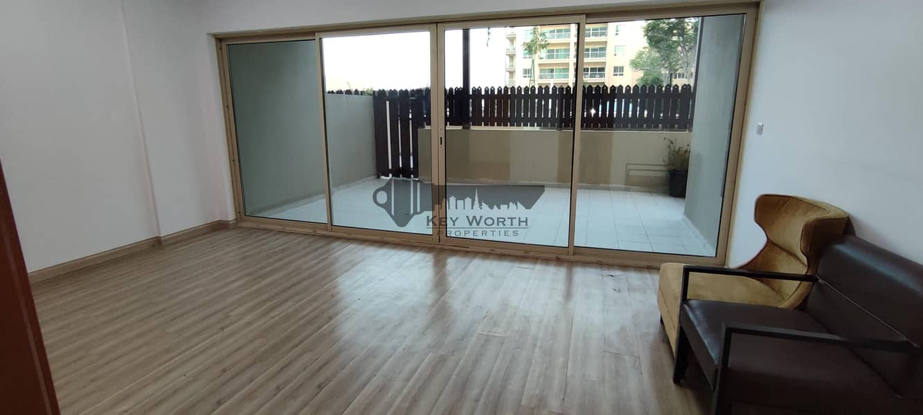 Ground floor unit direct access to the facilities 2 bedroom + Study room