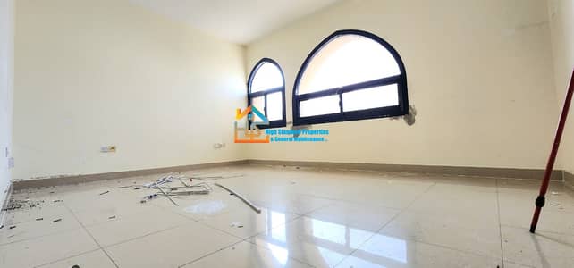 شقة 2 غرفة نوم للايجار في المرور، أبوظبي - شقة في المرور 2 غرف 48000 درهم - 6611058