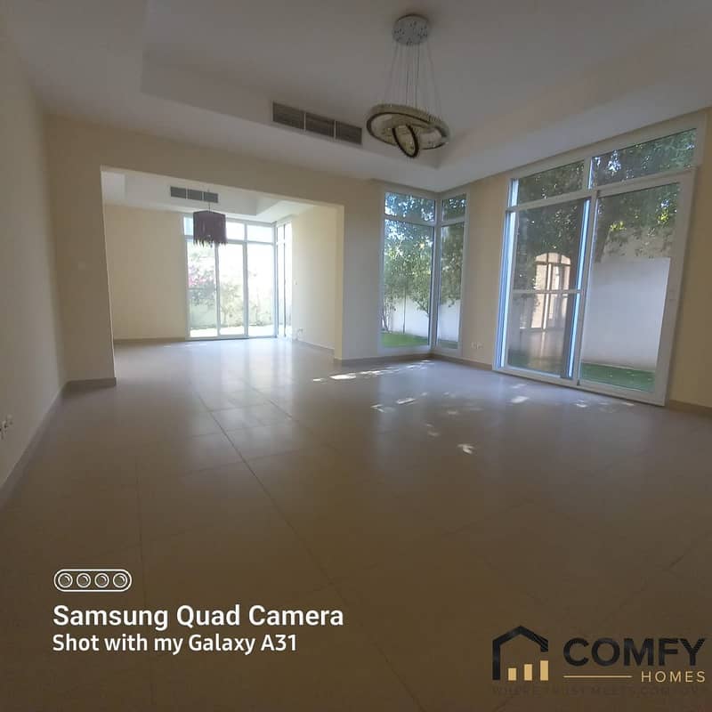 CORNER VILLA  4 BHK +STUDY + MAID