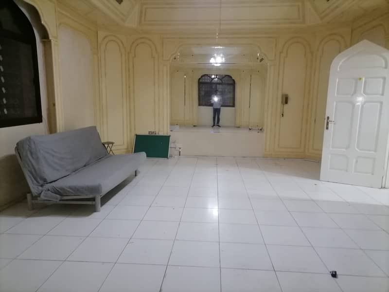Huge 1Br With Parking 3650 FInal Price