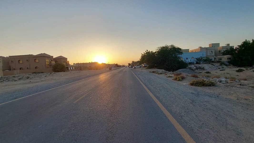 For sale residential investment land in Al Mowaihat 1, an area of ​​4.842thousand feet, residential investment villas