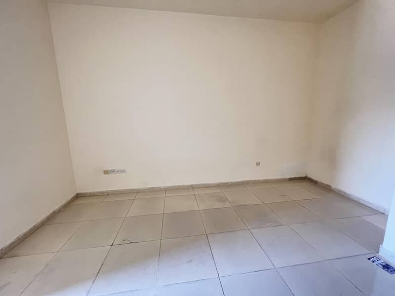 New muwaileh area studio in 12k separate kitchen at prime location