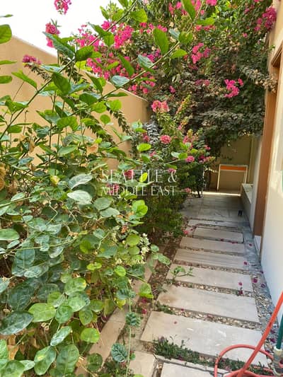 4 Bedroom Townhouse for Sale in Al Raha Gardens, Abu Dhabi - An exquisite Townhouse perfect for your family