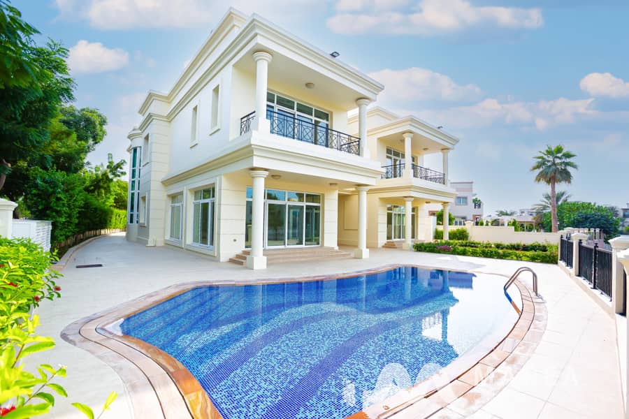 Fully Upgraded Villa for Sale Full Lake View