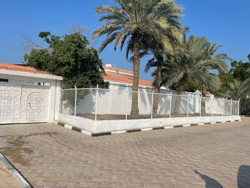 Villa for rent in Ajman, Mushairef , super lux finishing  It consists of 4 master bedrooms, a majlis
