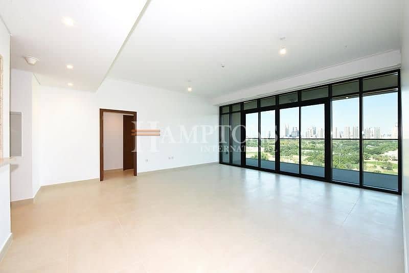 18 Golf Course View in all Rooms | Emaar Building