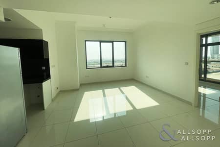 1 Bedroom Apartment for Sale in Business Bay, Dubai - Bright | Stable And Canal View | Vacant