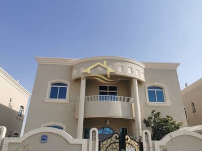 فیلا 5 غرف نوم للايجار في مدينة شخبوط (مدينة خليفة ب)، أبوظبي - فيلا مستقلة كبيرة موقع مميز