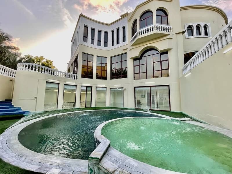 6 BR+ Luxurious Villa for Rent in Emirates Hills