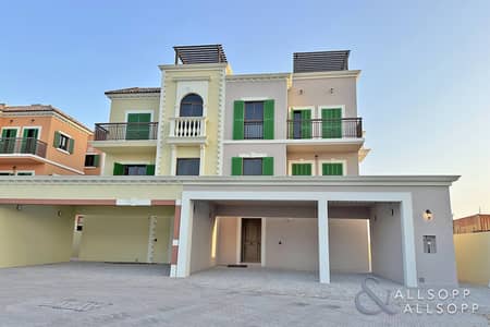 4 Bedroom Villa for Sale in Jumeirah, Dubai - La Mer | Corner Plot | Close to Handover