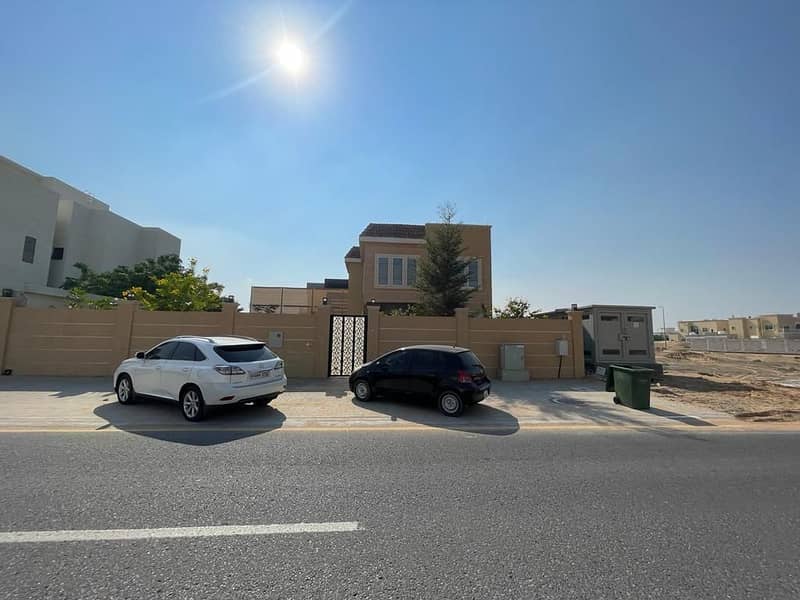 SPECIOUS 5 BEDROOM WITH MAJLIS AND HALL IN AL HAMIDIYAH 1 IN JSUT 120K ONLY