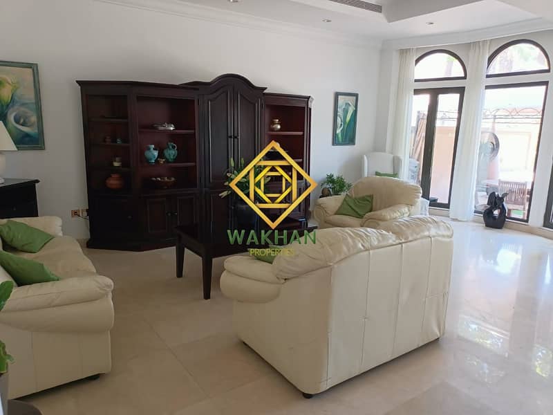 Luxurious Villa | Well Maintained | Upgraded