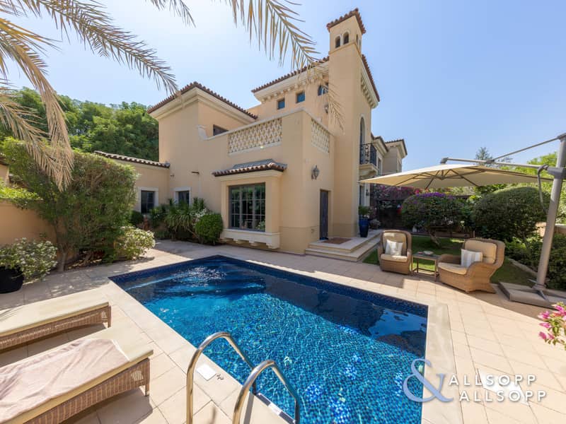 4 Bedrooms | Doral Style | Private Pool