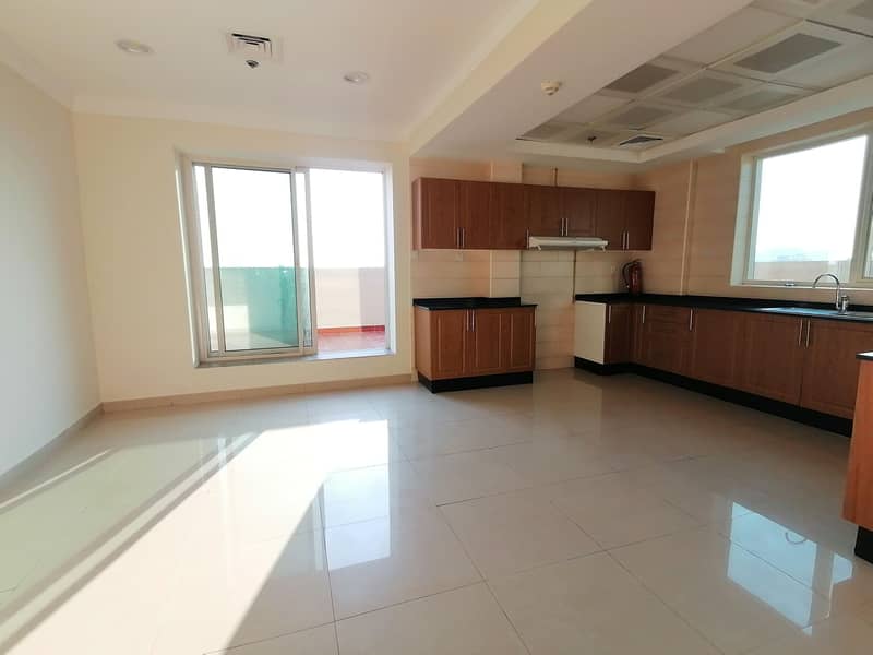 LUXURY 3BR PENTHOUSE BIG KITCHEN BALCONY WARDROOB PARKING GOOD VIEW