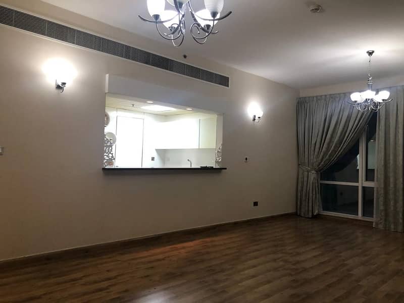 Spacious 2 Bedroom Apartment in Golf Tower