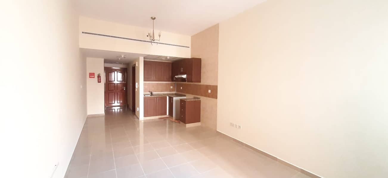 Квартира в Аль Нахда (Дубай), 30000 AED - 6646249