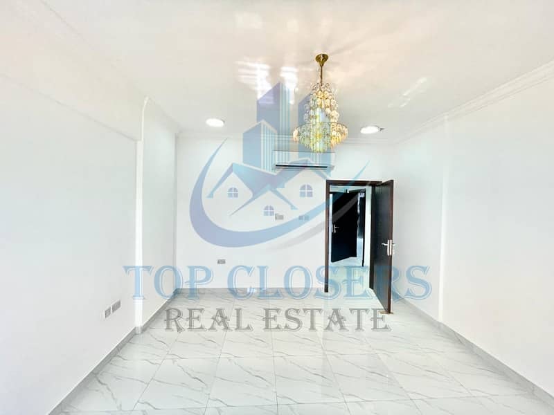شقة في عشارج 3 غرف 42000 درهم - 6482312