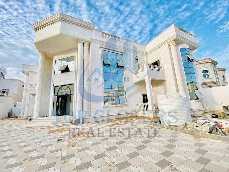 Luxurious Design Villa| Balconies | Big Yard