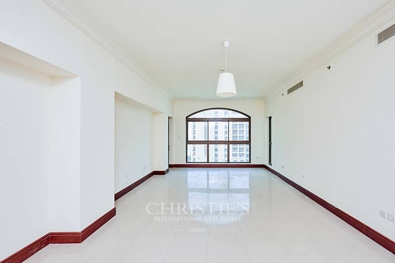 Large 2BR& Maids | Huge Terrace | Park view| Rented