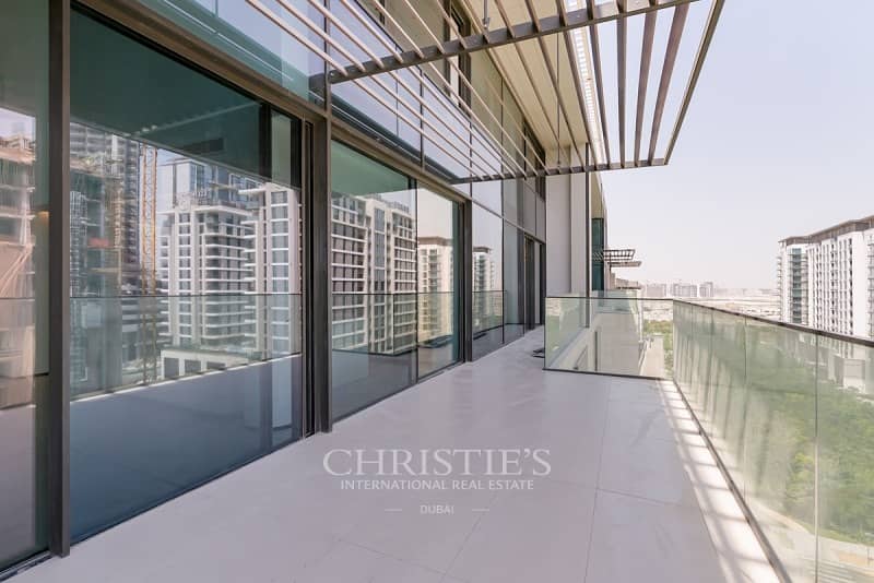 Penthouse duplex, 3 bed + maids. Pool view